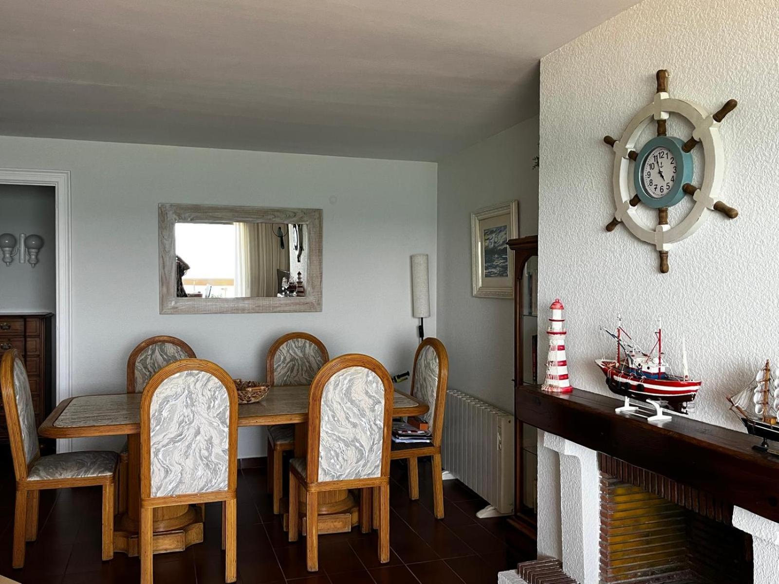 Acogedor Y Amplio Apartamento Familiar A Pie De Playa กาลาเฟลล์ ภายนอก รูปภาพ