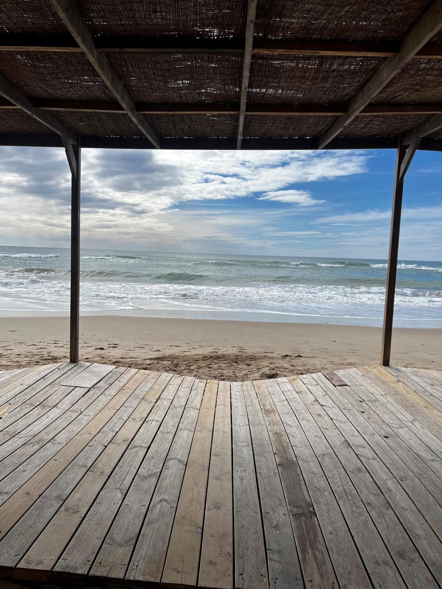 Acogedor Y Amplio Apartamento Familiar A Pie De Playa กาลาเฟลล์ ภายนอก รูปภาพ