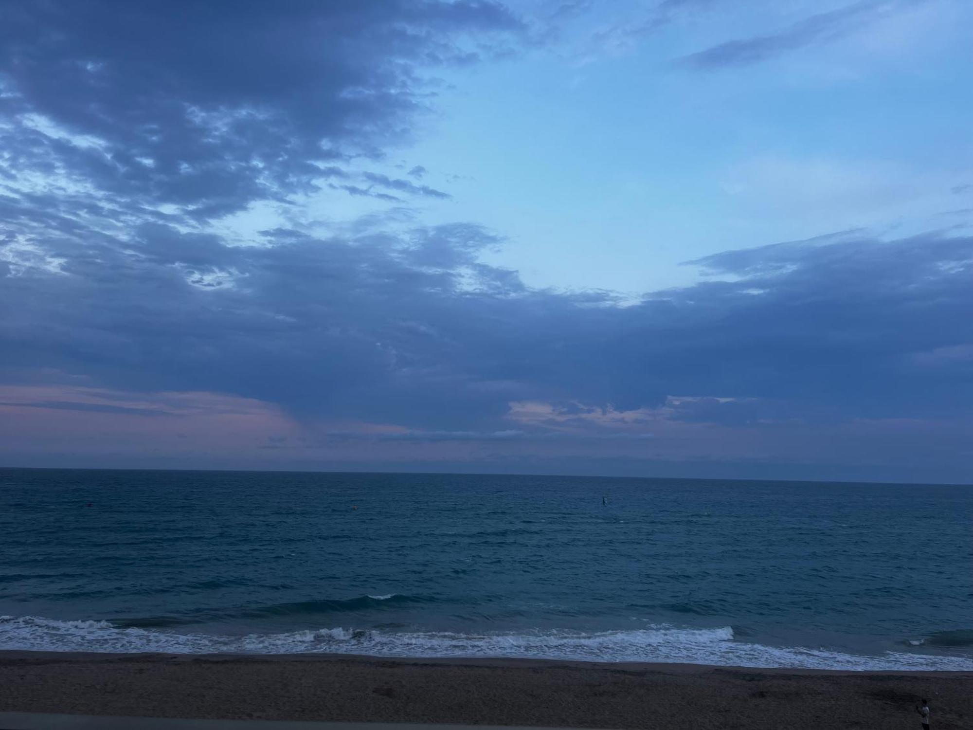 Acogedor Y Amplio Apartamento Familiar A Pie De Playa กาลาเฟลล์ ภายนอก รูปภาพ