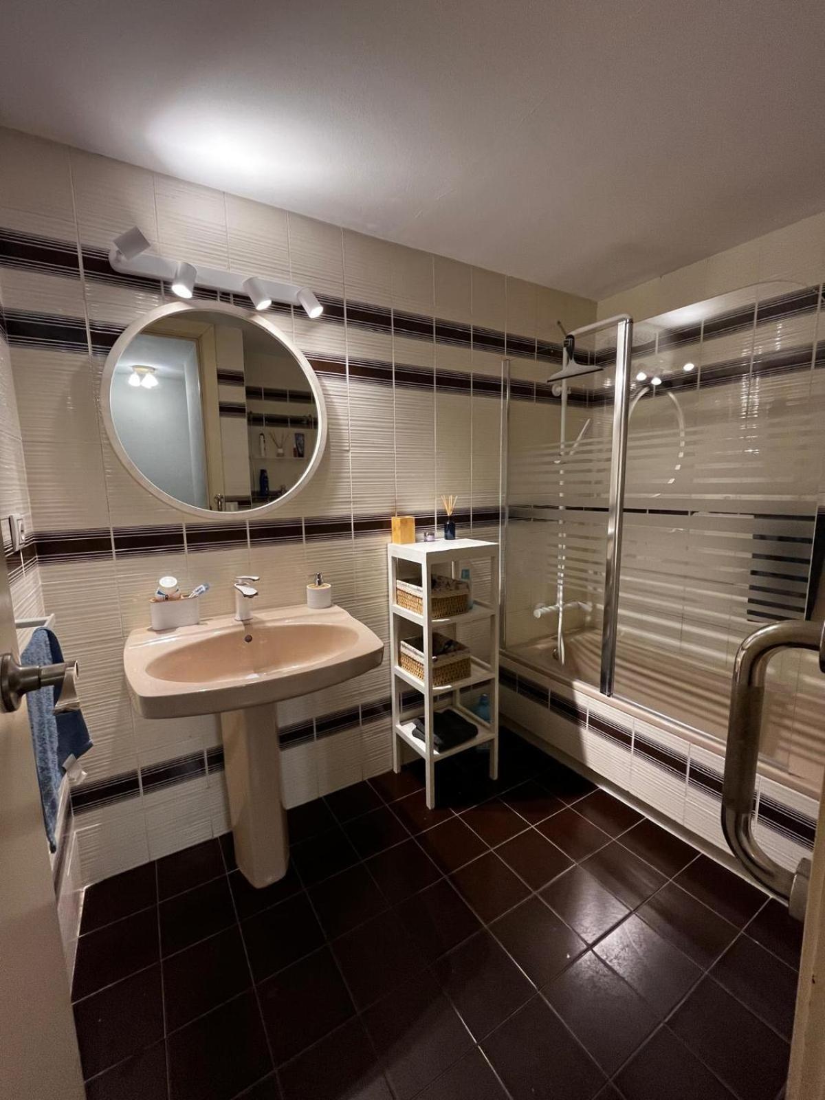 Acogedor Y Amplio Apartamento Familiar A Pie De Playa กาลาเฟลล์ ภายนอก รูปภาพ